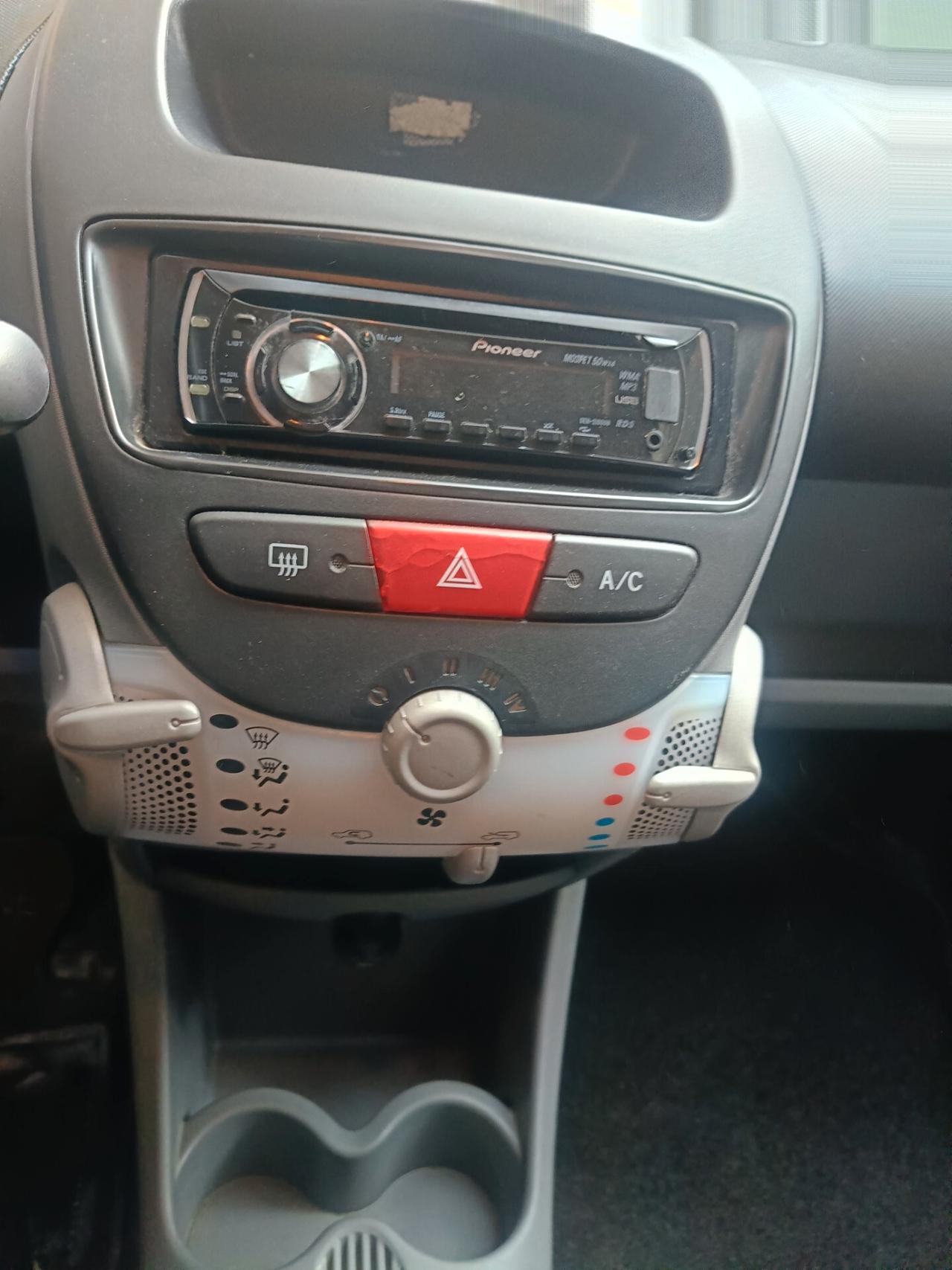 TOYOTA AYGO 1.0-Unipro-NEOPATENTATI-Euro 3990