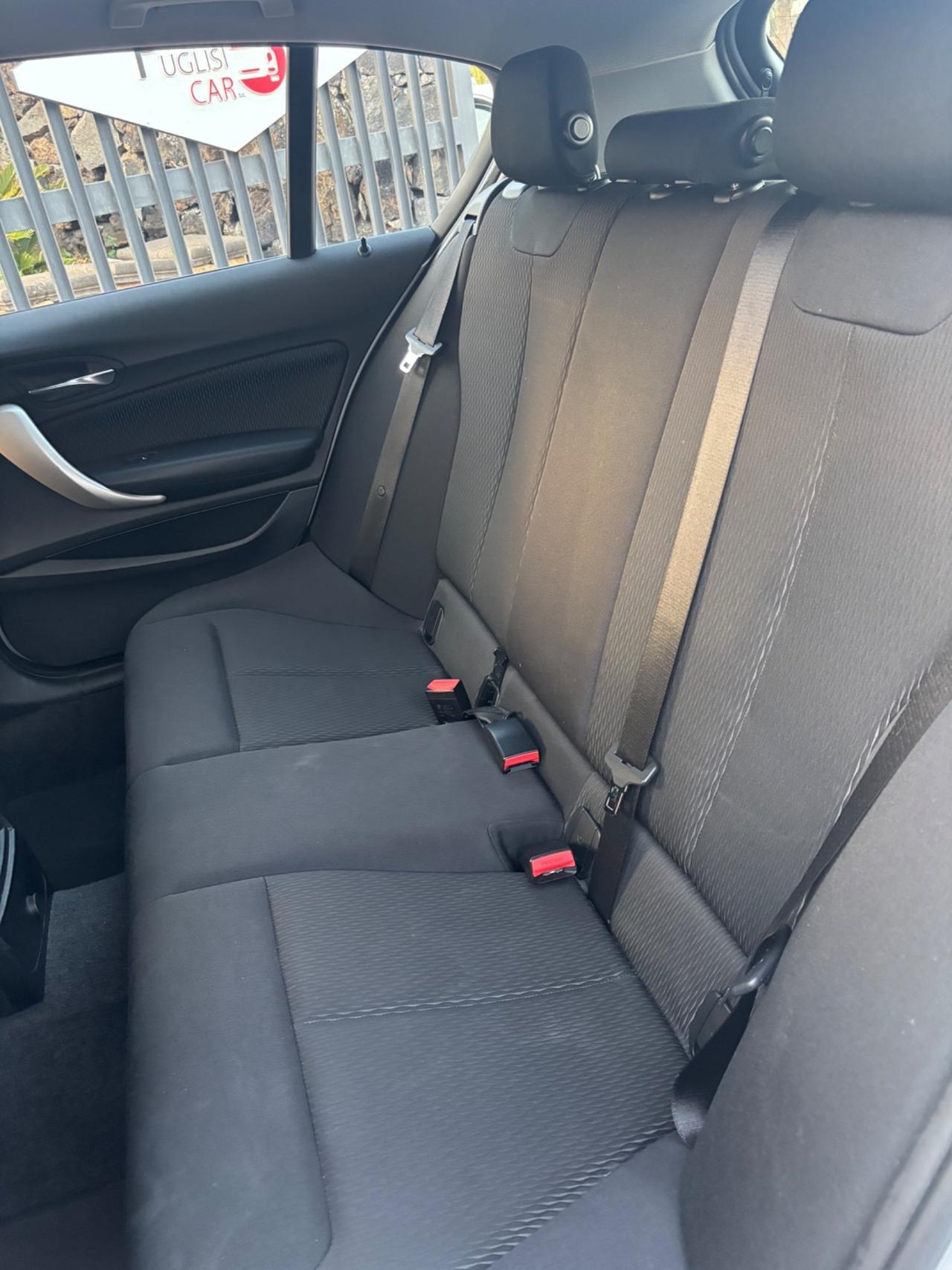 Bmw 118 118d 5p. Business Advantage