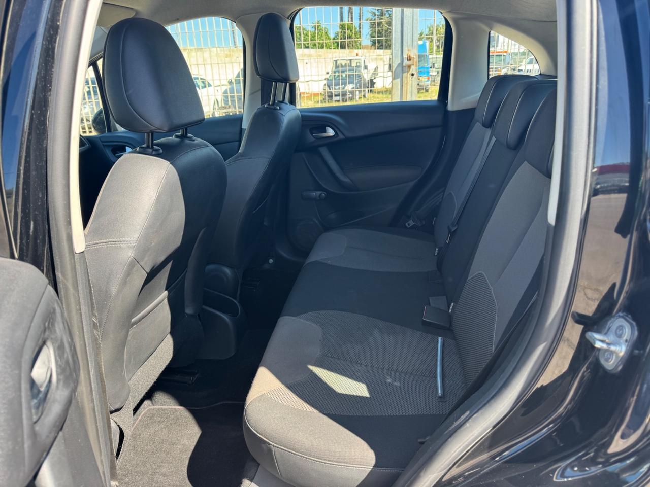 Citroen C3 1.2 benz - 2014
