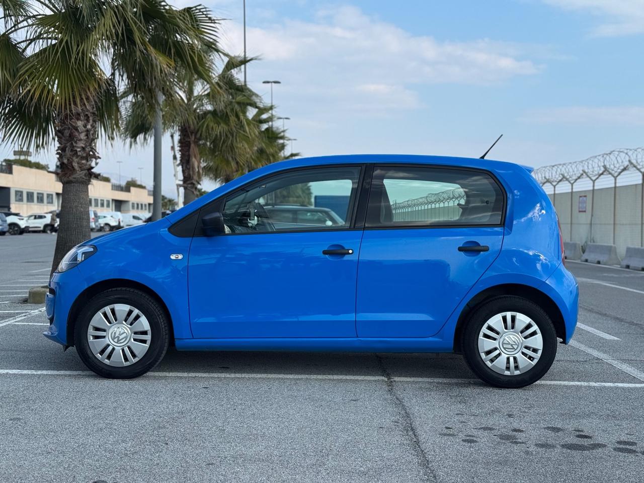 VOLKSWAGEN UP 1.0 BENZINA NEO PATENTATI KM REALI 12 MESI DI GARANZIA