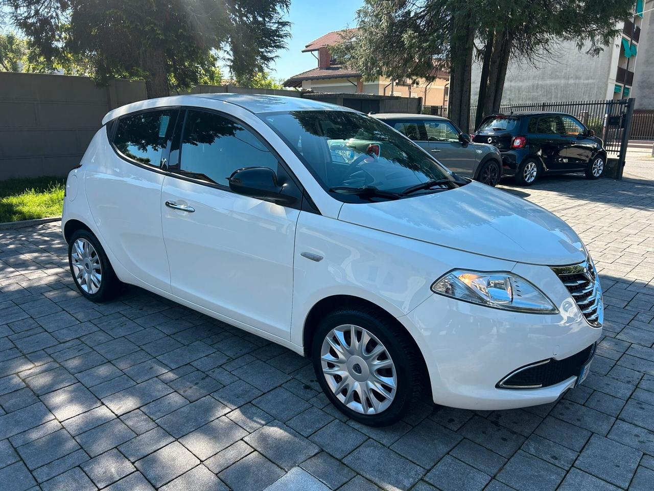 Lancia Ypsilon 1.2 69 CV 5 porte S&S Silver