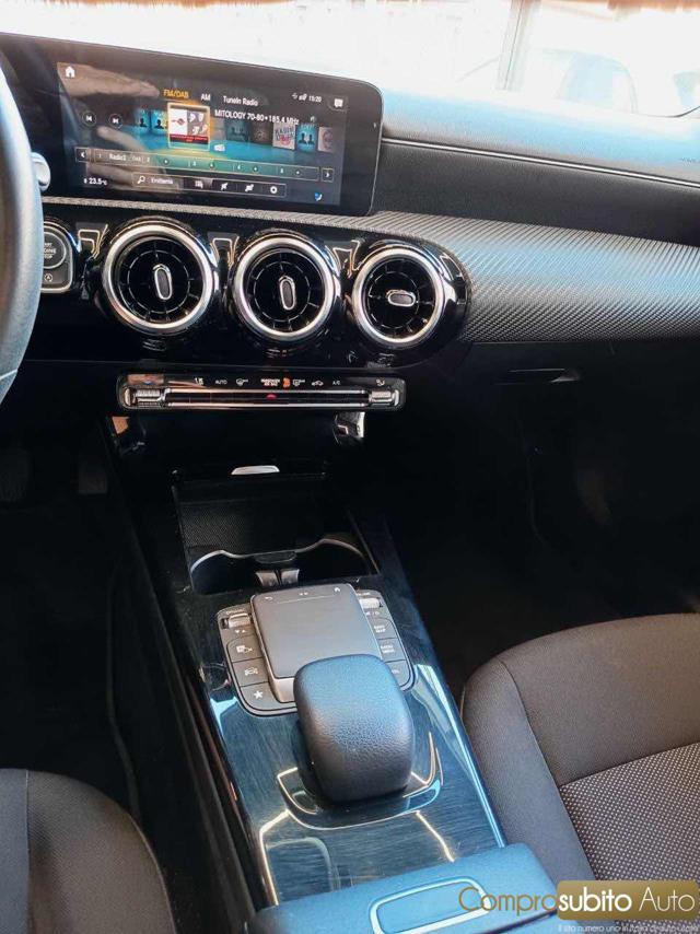MERCEDES-BENZ CLA 180 Automatic Shooting Brake Sport