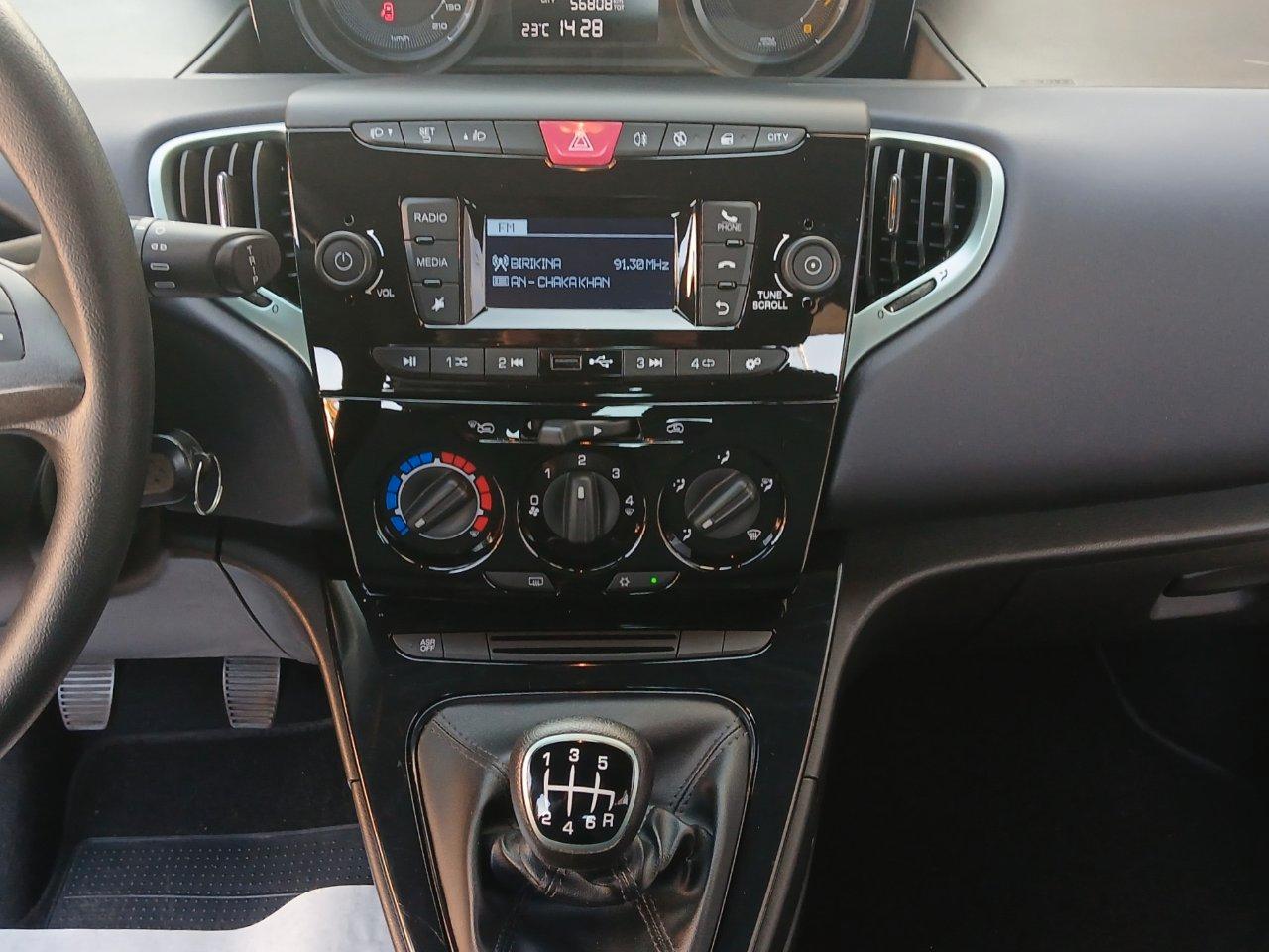 Lancia Ypsilon 1.0 firefly hybrid Gold s&s 70cv 5p.ti