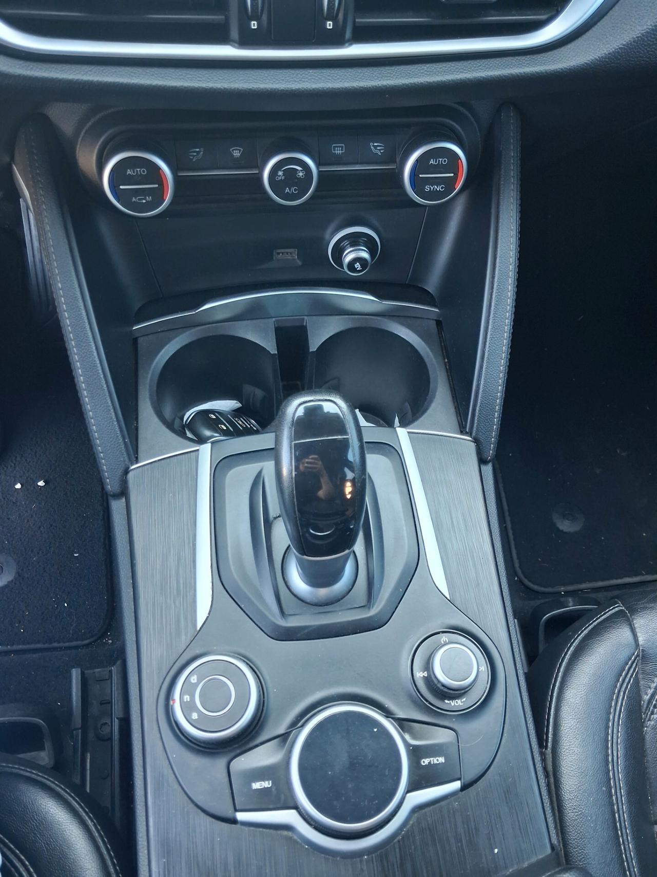 Alfa Romeo Stelvio 2.2 Turbodiesel 180 CV AT8 RWD Executive