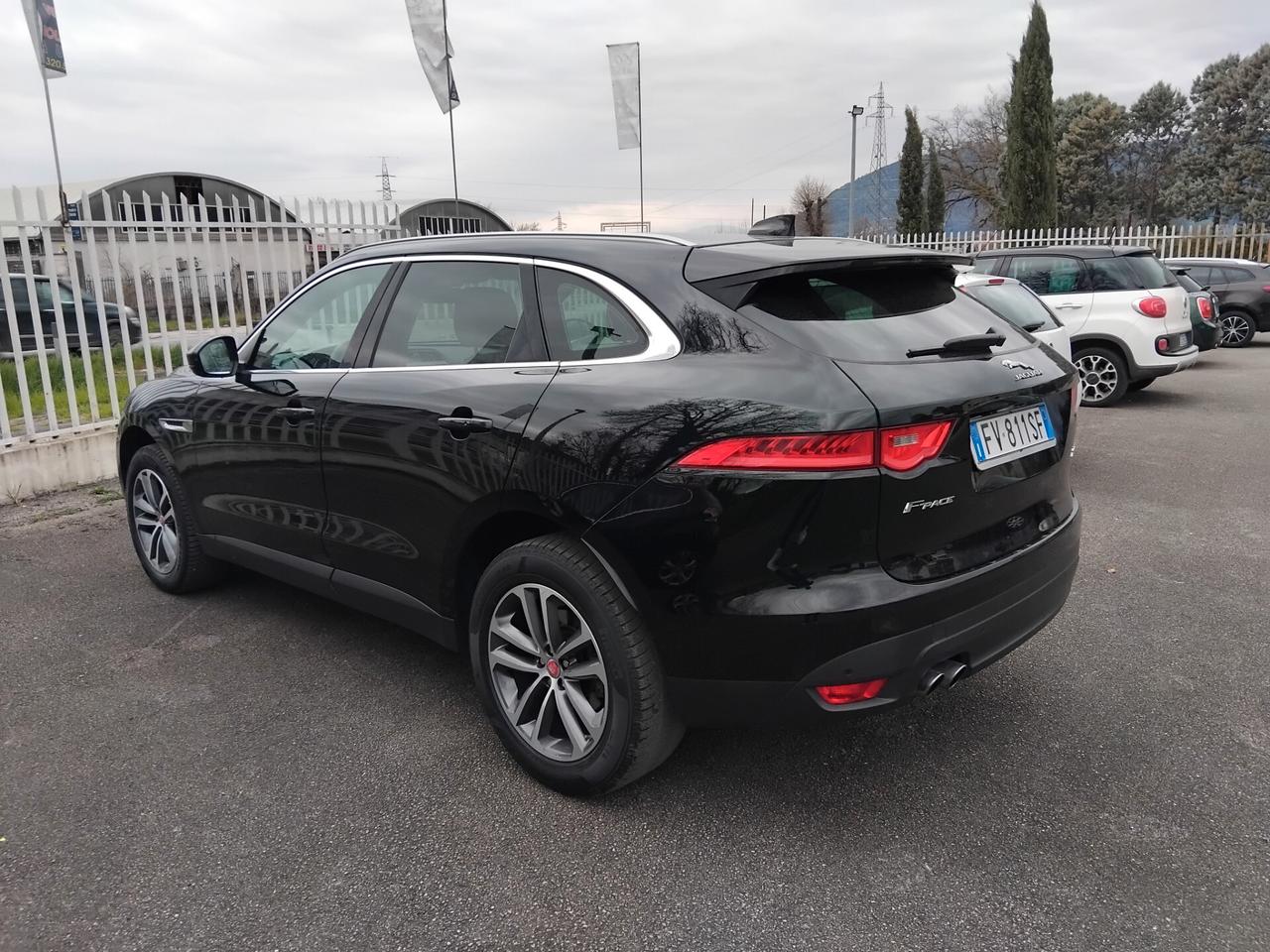 Jaguar F-Pace 2.0 D 180 CV Portfolio