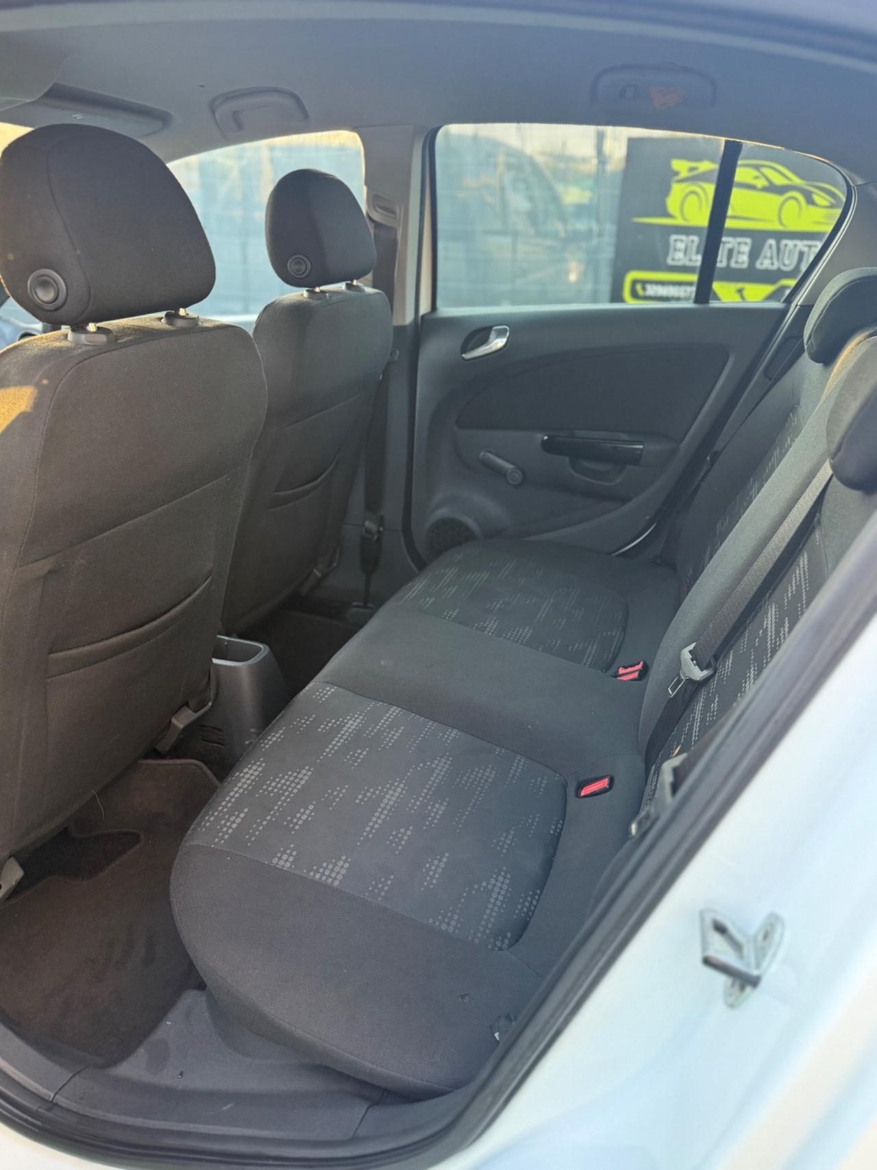 Opel CORSA 1.2 BENZINA AUTOMATICA NEOPATENTATI