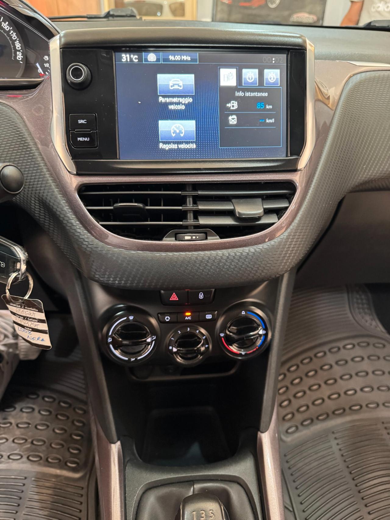 Peugeot 2008 PureTech 82 cv. Allure OK NEOPATENTATI