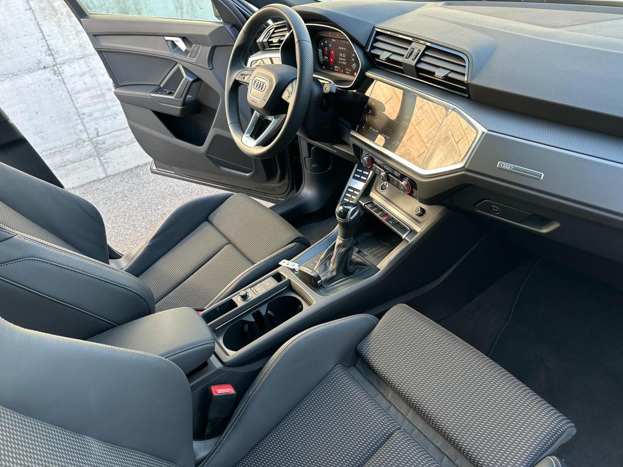 Audi Q3 Sportback 35 2.0 tdi S line edition s-tronic