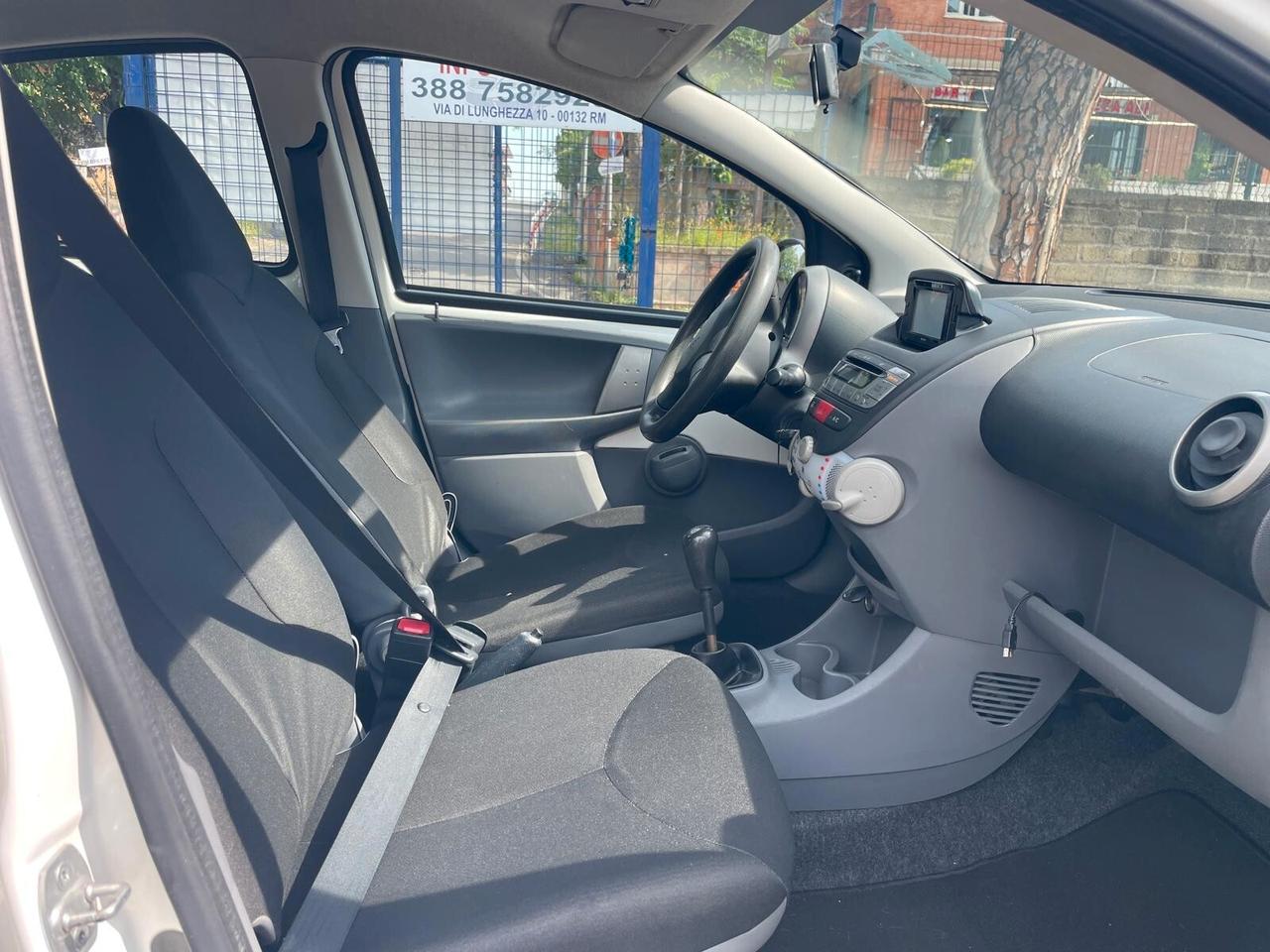 Toyota Aygo 1.0 12V VVT-i 5 porte Now Connect