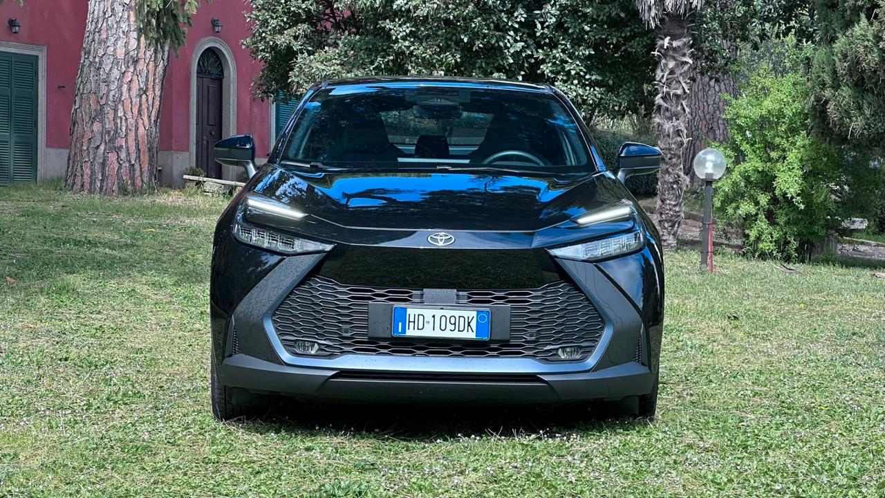 Toyota C-HR 1.8 HV Active 2024 solo 5.500KM PERFETTA leggi testo