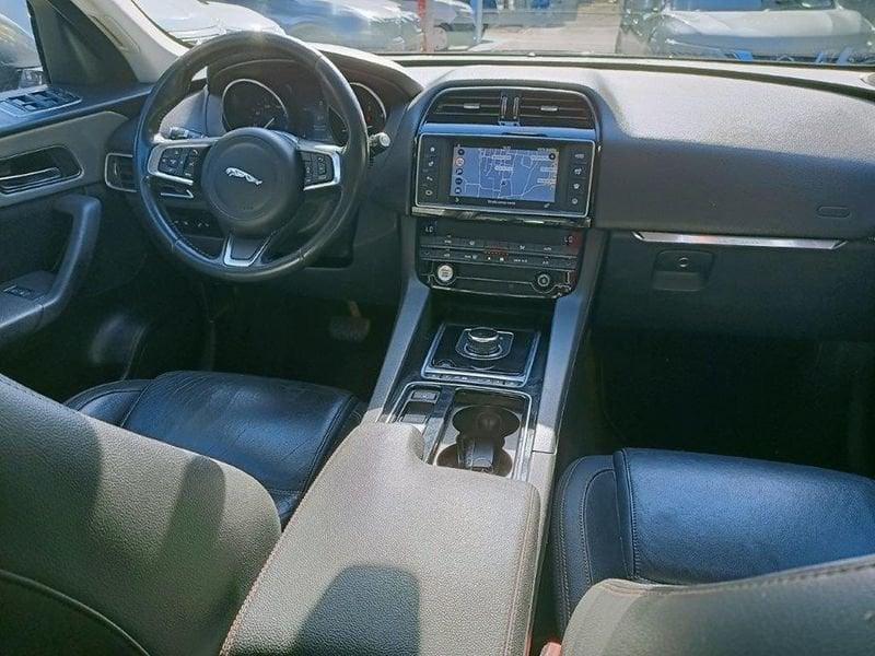 Jaguar F-Pace 2.0d i4 Prestige awd 180cv auto my18 2.0 D I4 180cv Prestige AWD Auto