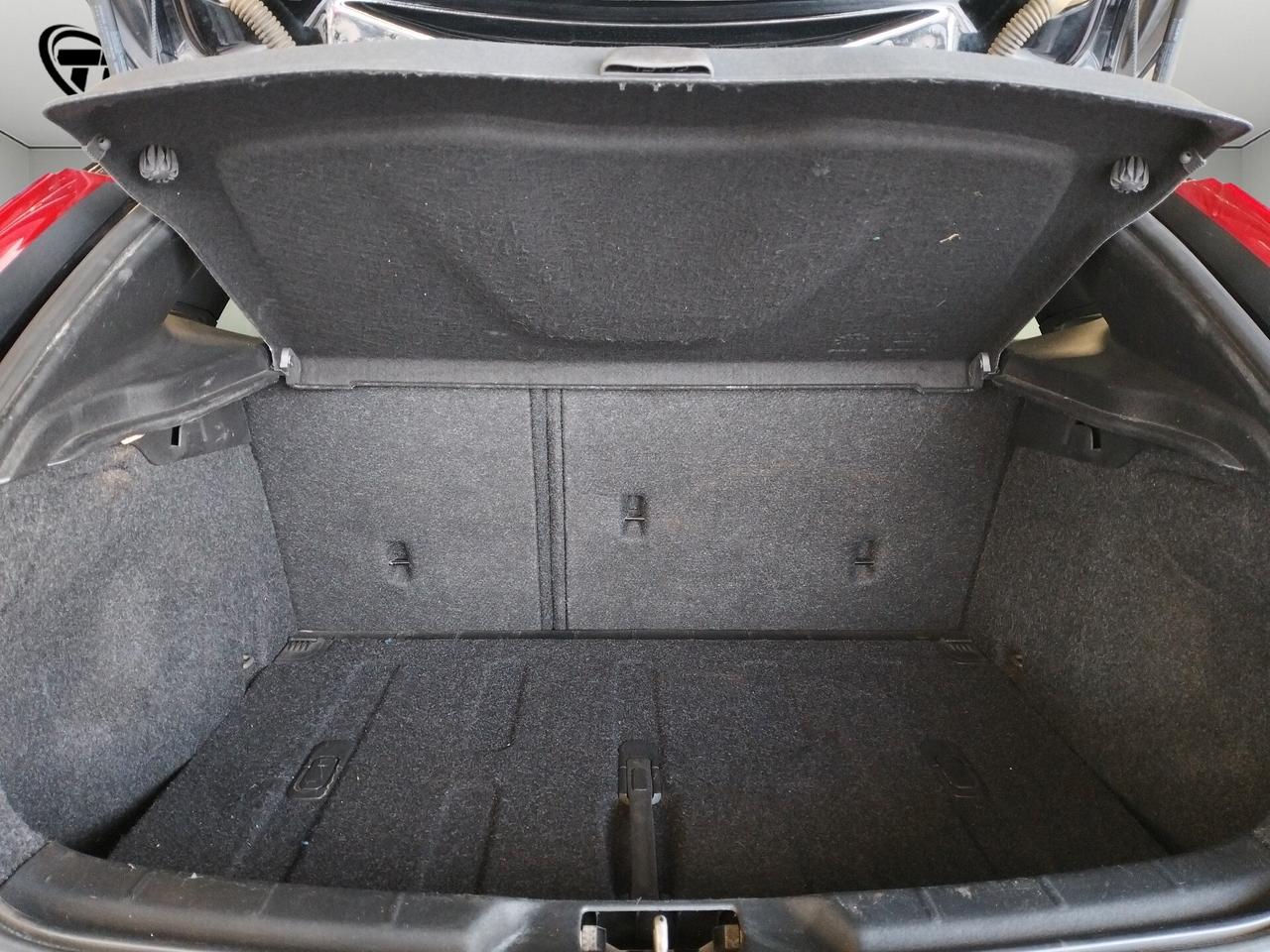 Volvo V40 Cross Country D2 Business Plus - NEOPATENTATI