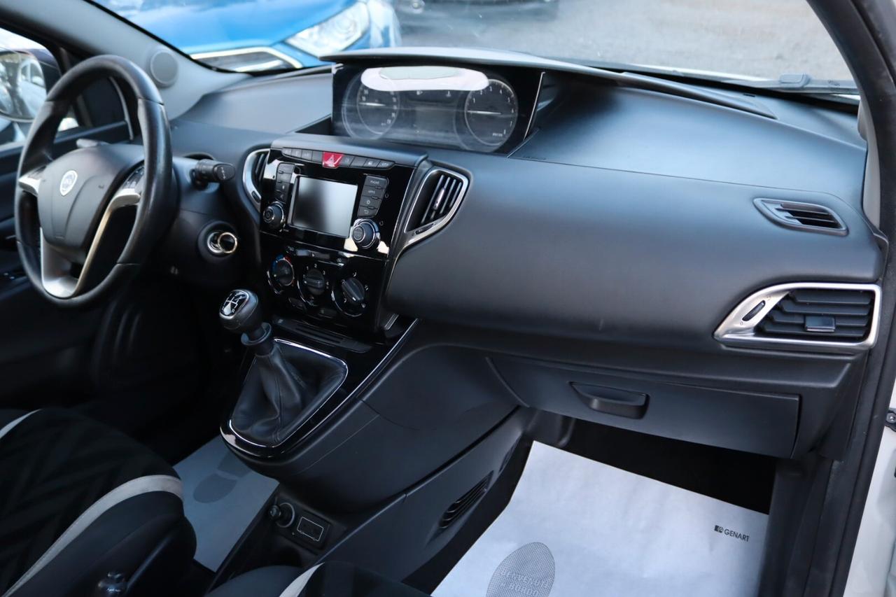 Lancia Ypsilon 1.2 69 CV 5 porte Platinum