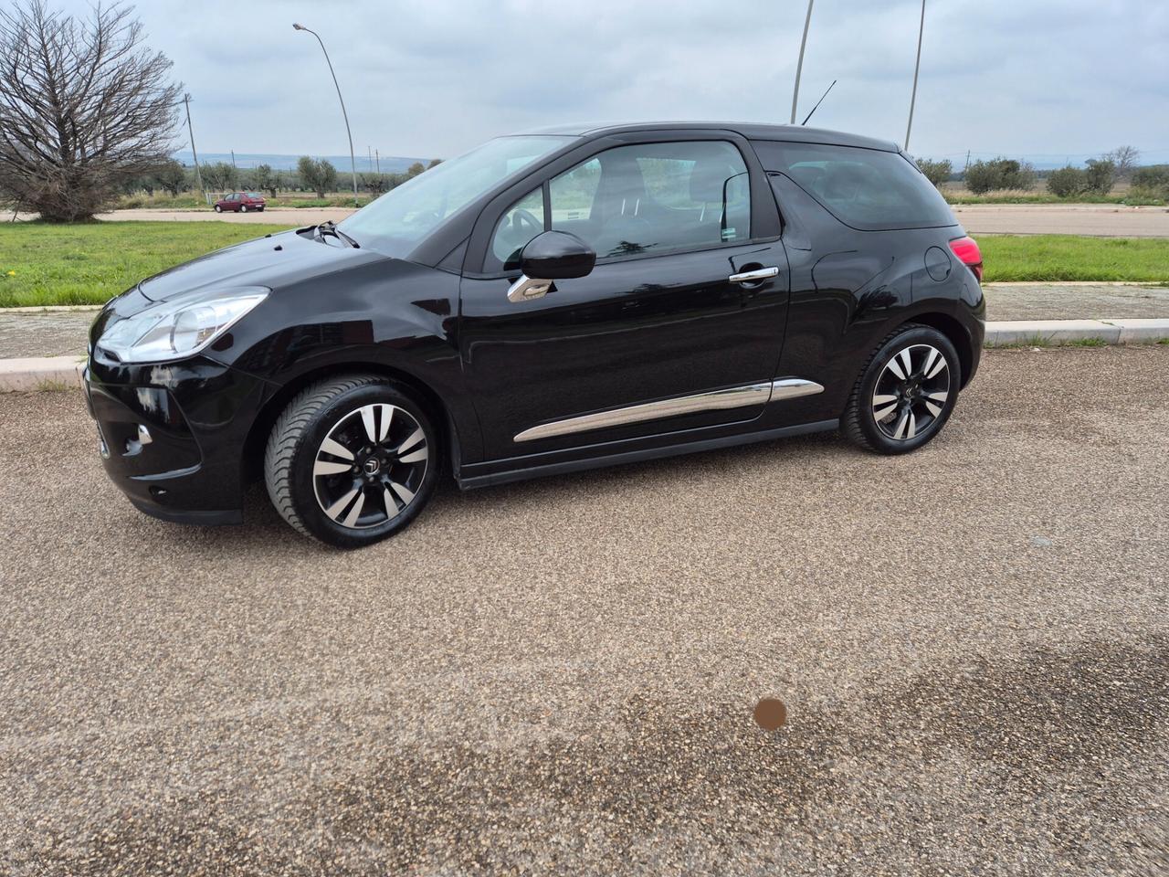 Citroen DS3 1.2 benzina 82cv so chic anno 2015