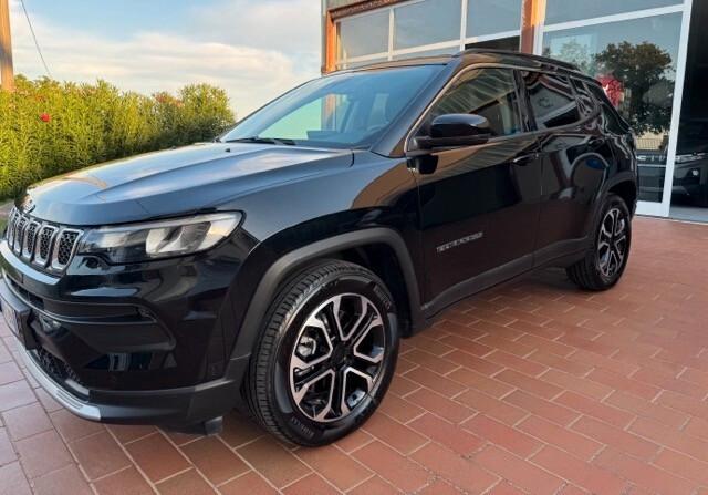 Jeep Compass TOTAL BLACK 4xe Business Plus da 190 euro al mese