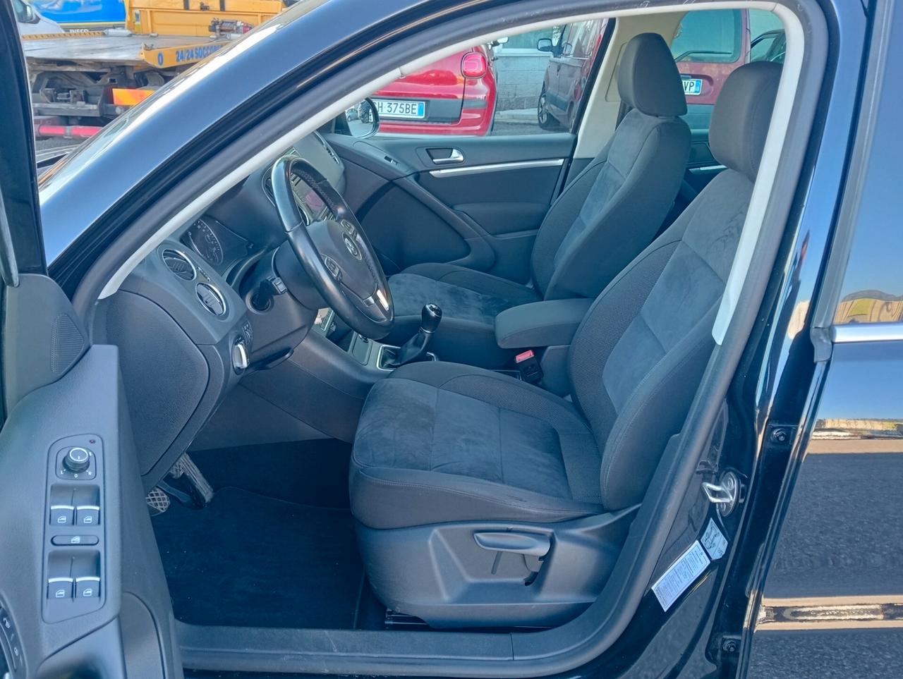 Volkswagen Tiguan 2.0TDI 110cv Sport UNIPROPRIETARIO