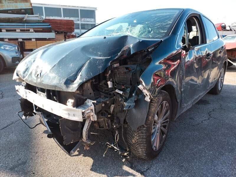 Peugeot 208 PureTech 82 5 porte Allure