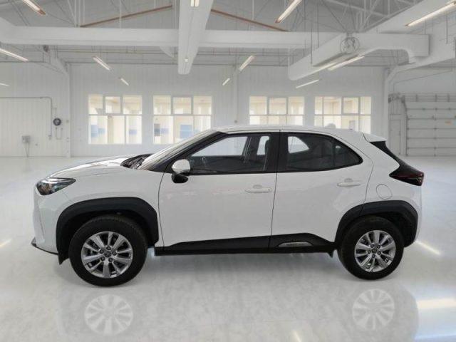 TOYOTA Yaris Cross 1.5 Hybrid 5p. E-CVT AWD-i Business