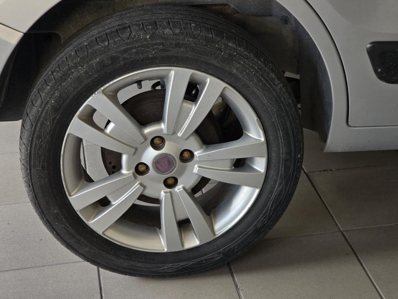 Fiat Qubo 1.3 MJT 75 CV Trekking