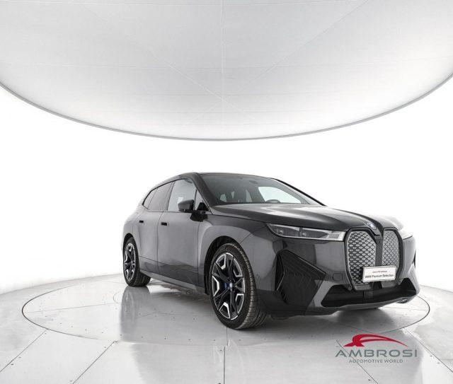 BMW iX xdrive40 pacchetto sportivo