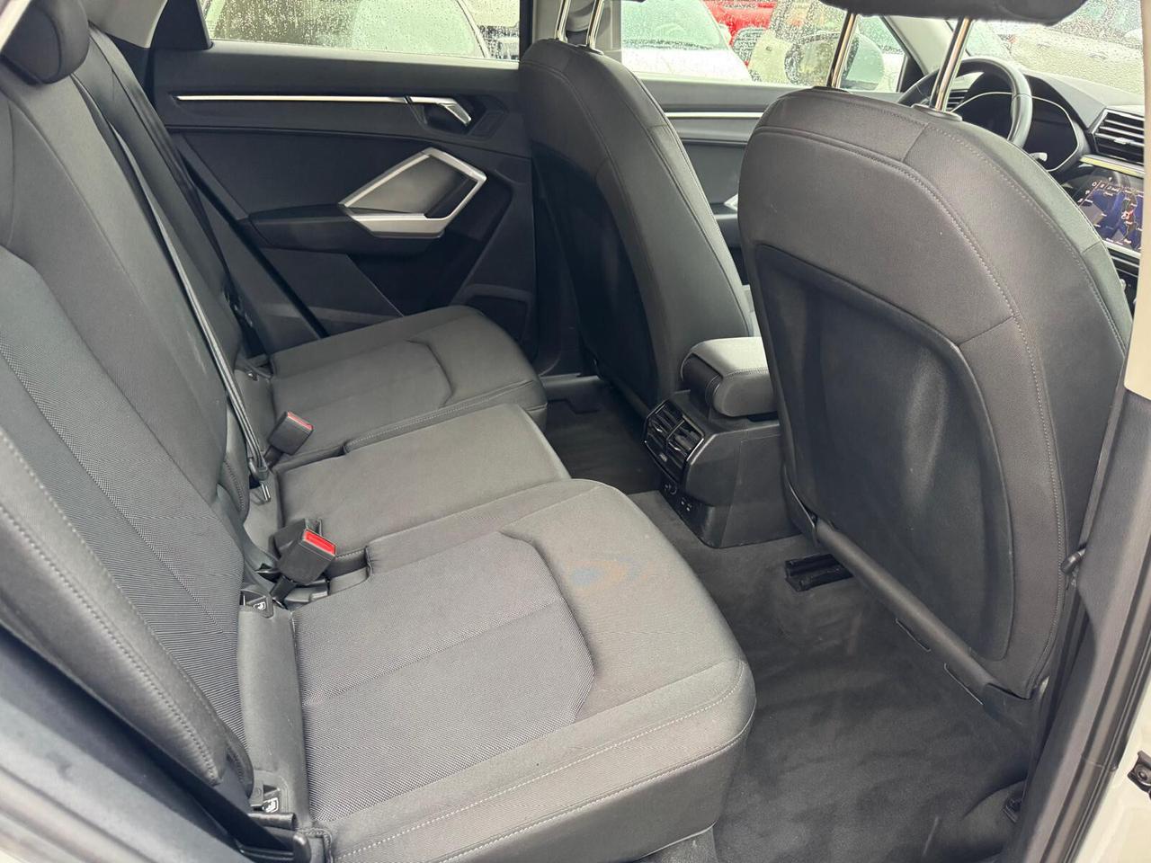 Audi Q3 SPB 45 TFSI e S tronic Business Plus
