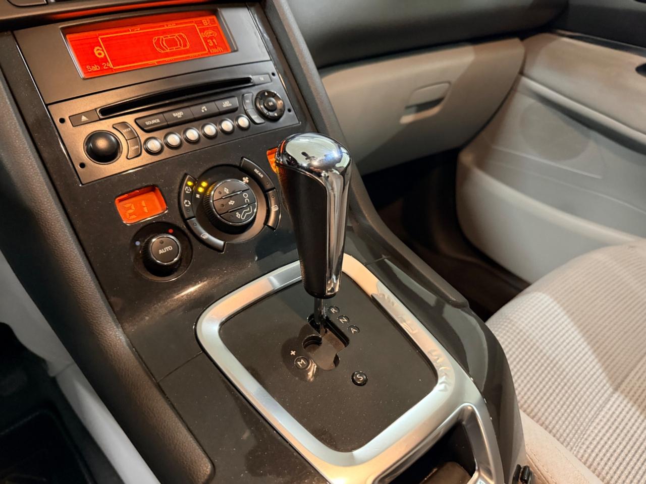 Peugeot 5008 1.6 e-HDi 112CV Stop&Start cambio robotizzato Active