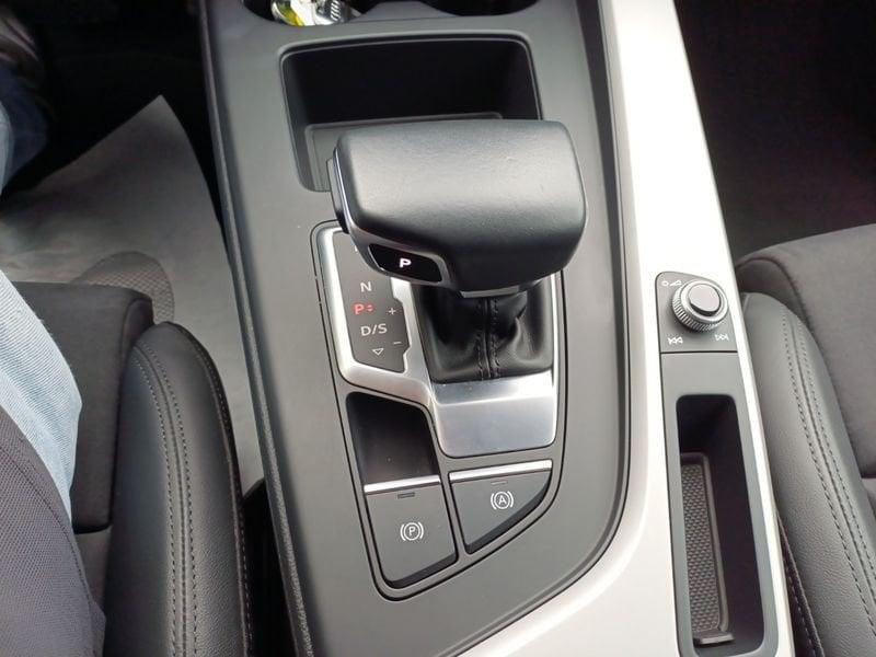 Audi A4 allroad quattro A4 Allroad 40 2.0 tdi mhev Identity Contrast quattro 204cv s-tronic