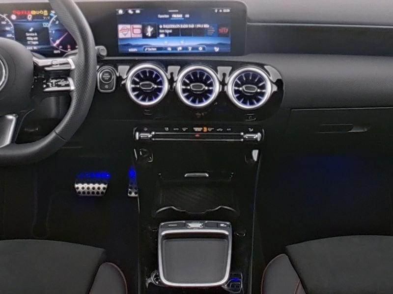 Mercedes-Benz Classe A 180 Automatic Advanced Plus AMG Line Night