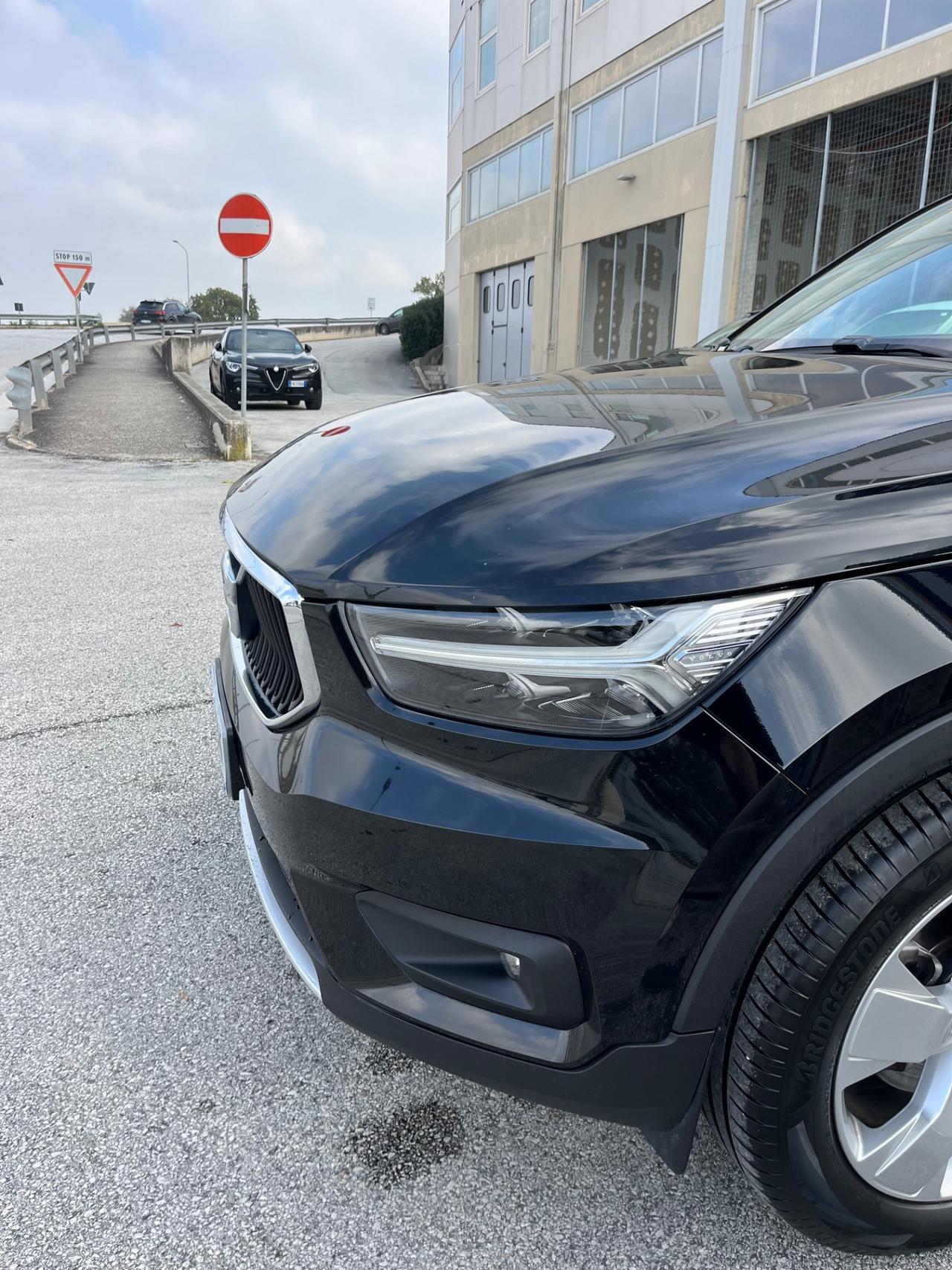 Volvo XC40 T2 Momentum Pro