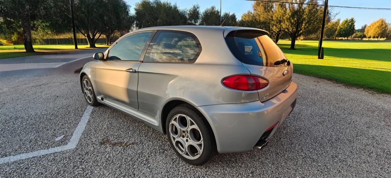 Alfa Romeo GTA 147 3.2i V6 24V porte GTA 67780 2004