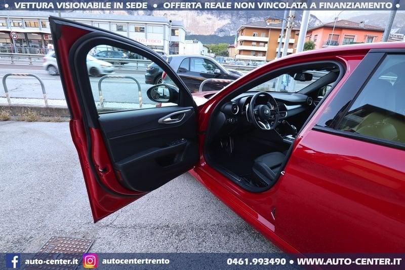 Alfa Romeo Giulia 2.0 Turbo 280CV AT8 AWD Q4 Veloce