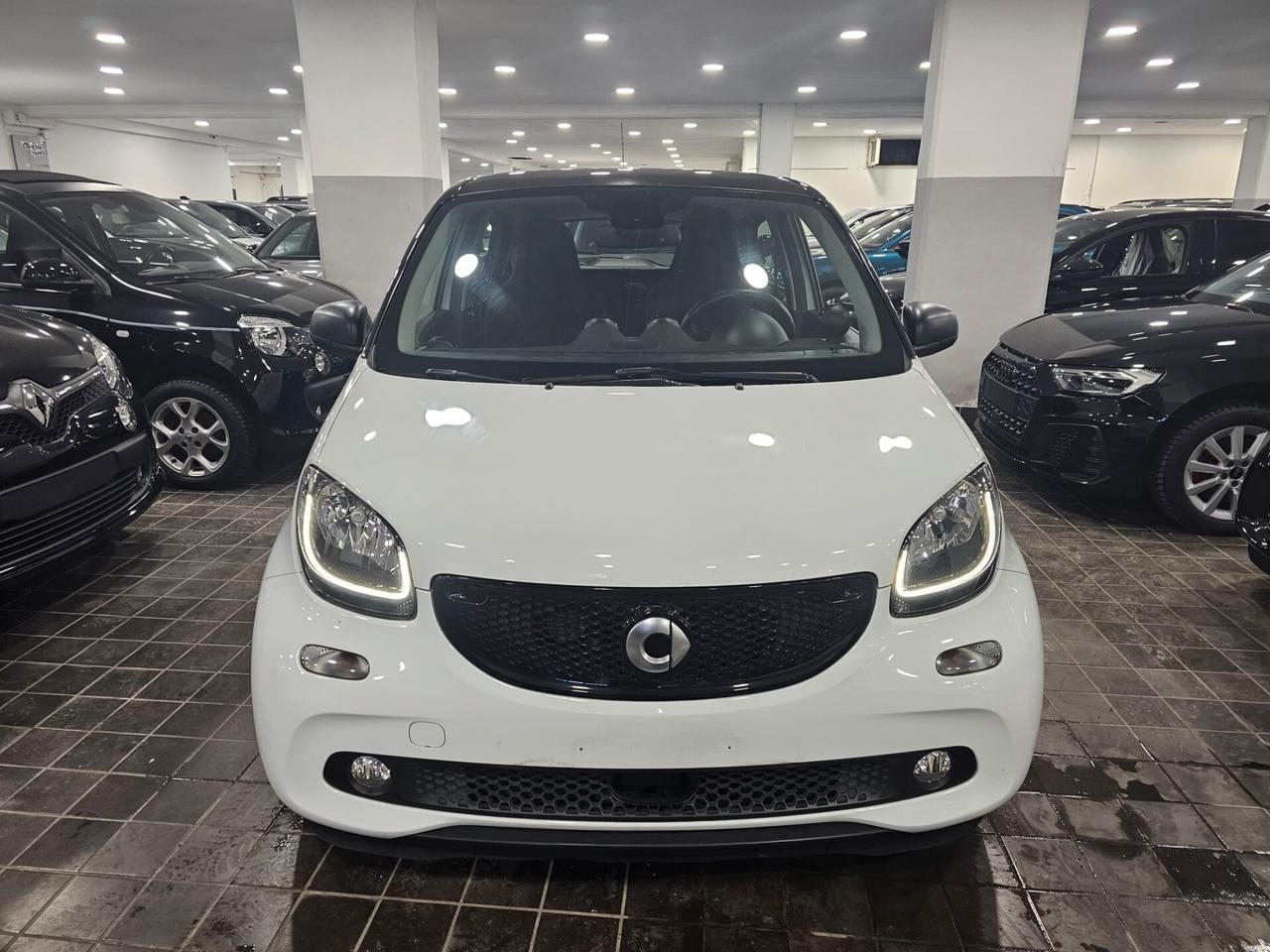NUOVA SMART FORFOUR IDENTITY BLACK EDITION PASSION 0.9 BENZ 90CV TWINAMIC