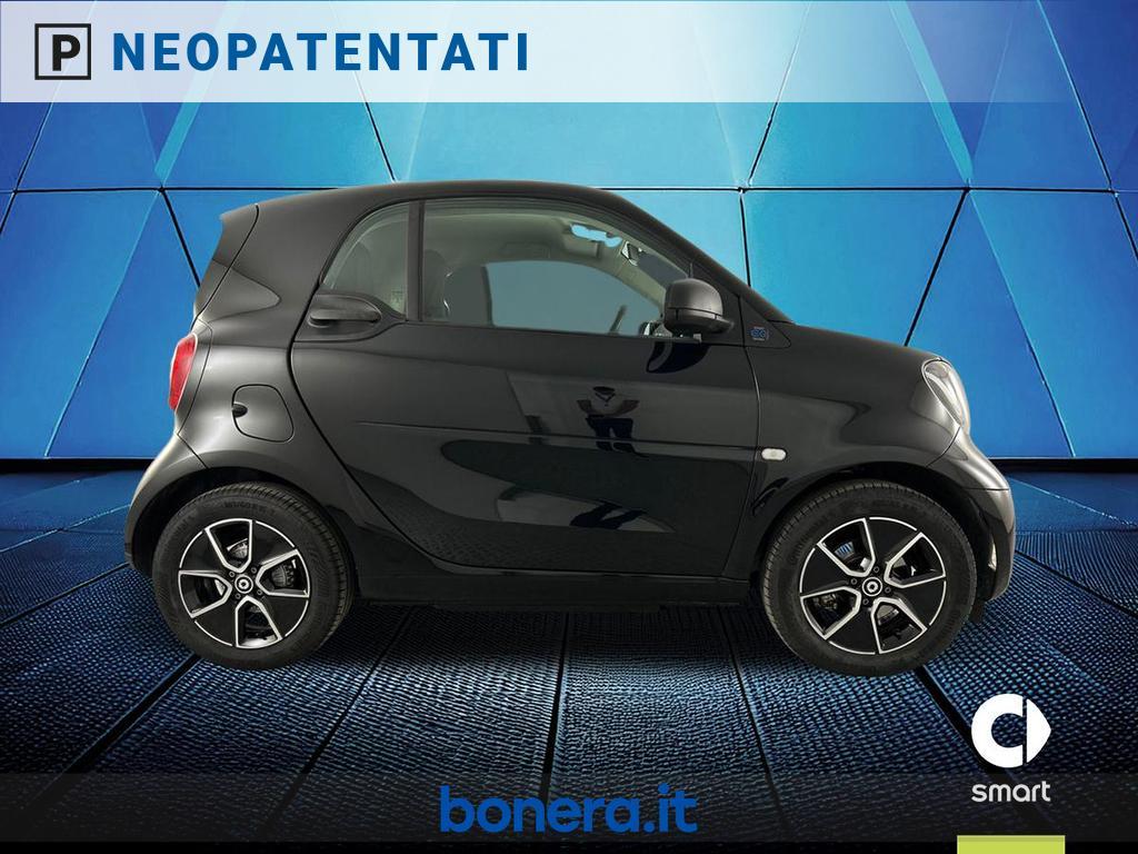 Smart fortwo EQ Berlin Black Passion