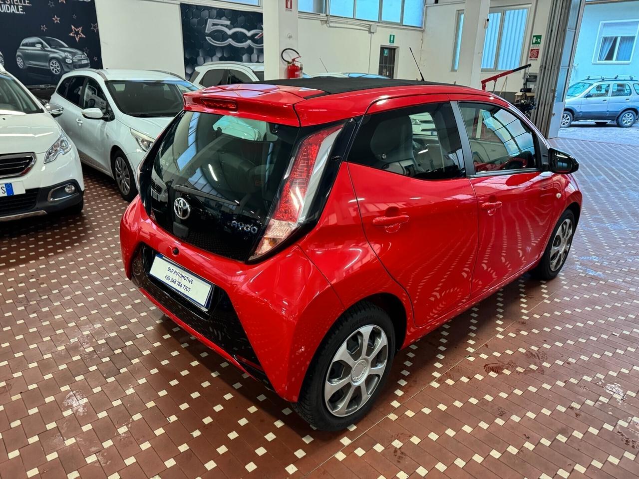 Toyota Aygo 1.0 VVT-i 69 CV 5 porte x-clusiv - CABRIO