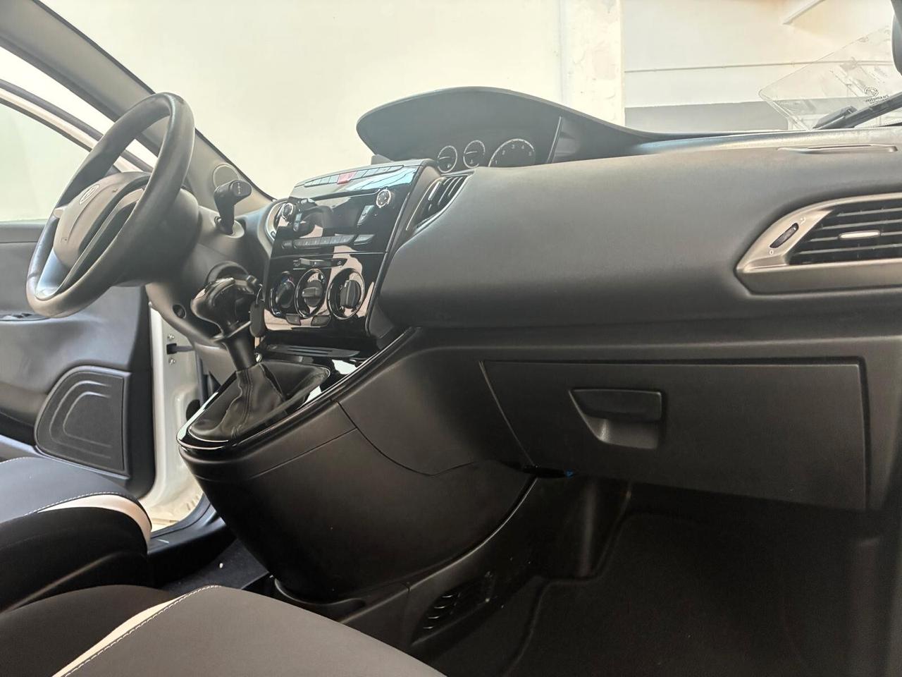 Lancia Ypsilon 1.2 69 CV 5 porte GPL Ecochic Elefantino