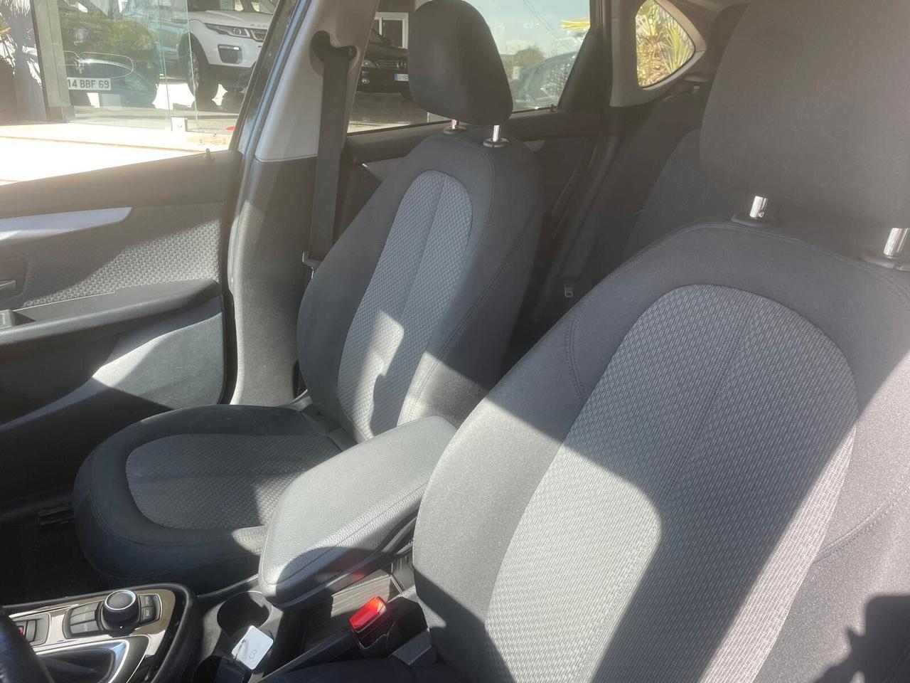 Bmw 2er Active Tourer 218d Luxury AUTOM.