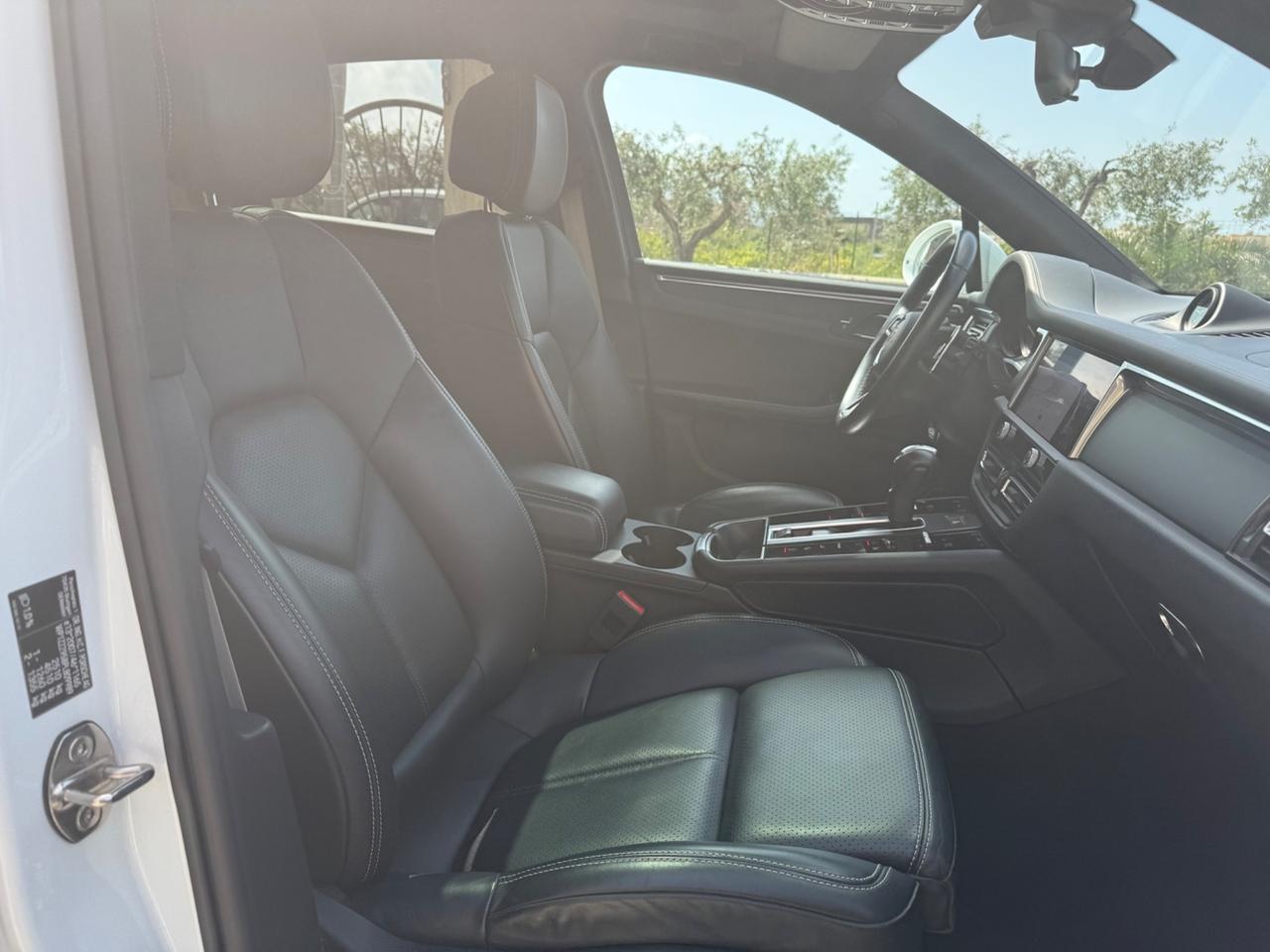 Porsche Macan 2.0 265 cv Led Pelle Tetto Panoramico Apr. Camera 360* 21 Felgen