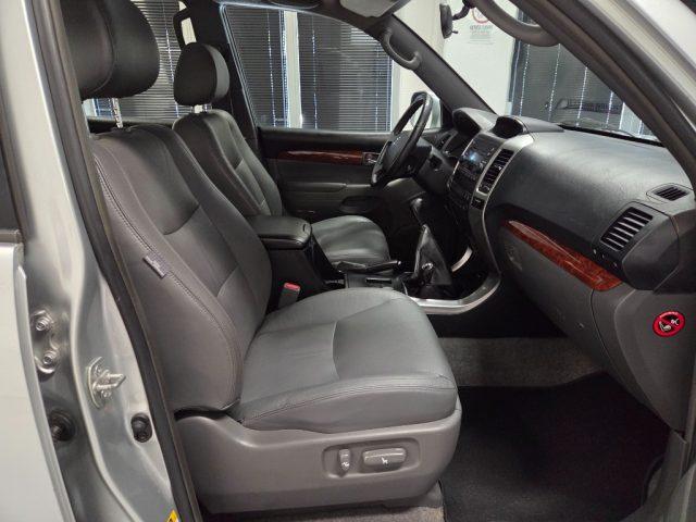 TOYOTA Land Cruiser 3.0 D-4D 16V CAMBIO MANUALE