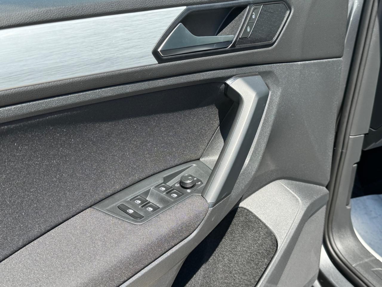 Volkswagen Tiguan 2.0 TDI SCR DSG Business BlueMotion Technology
