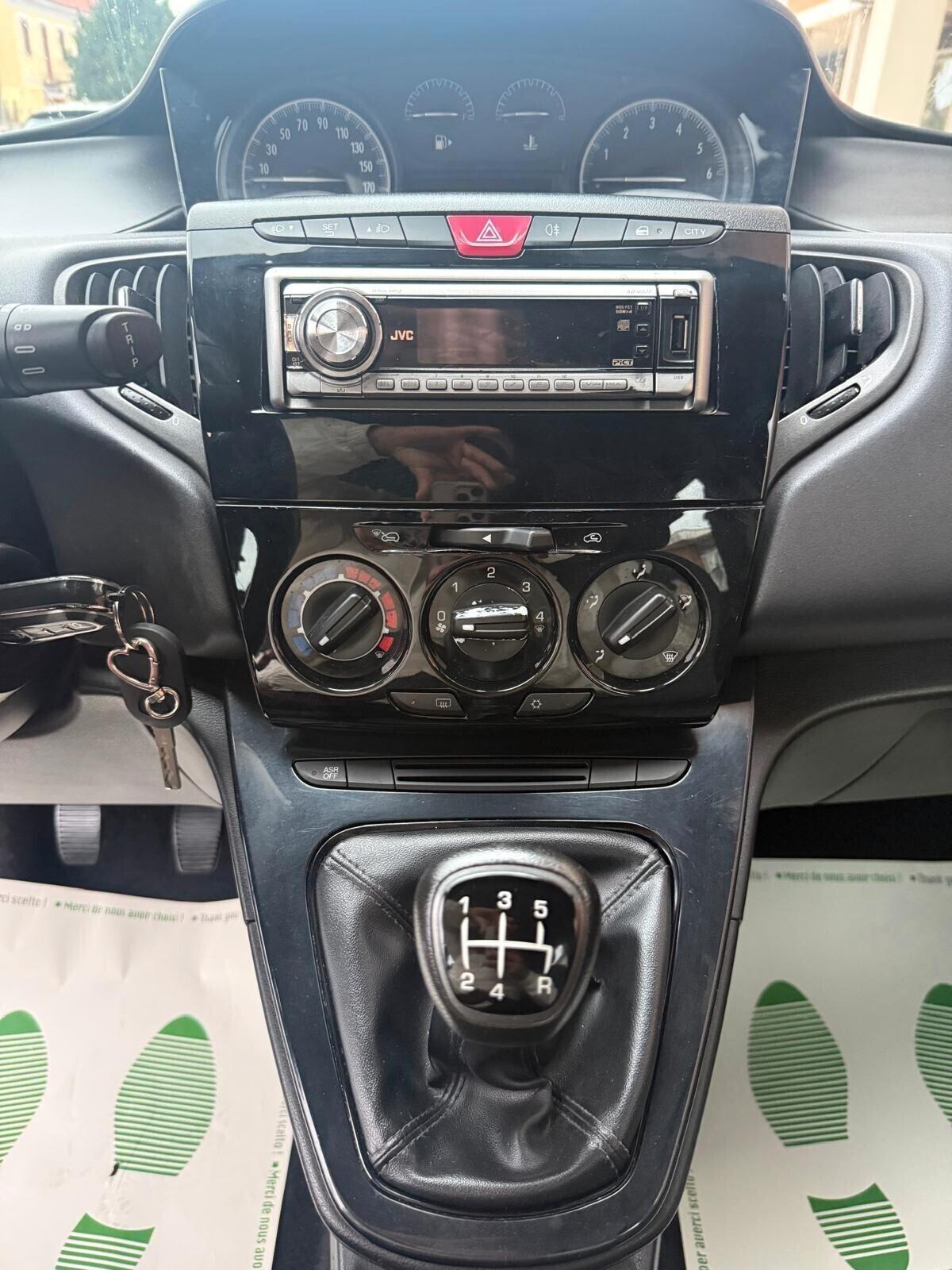 Lancia Ypsilon 1.2 69 CV 5 porte GPL Ecochic Gold