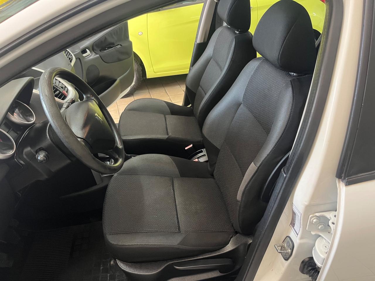 Peugeot 207 1.4 HDi 70CV 5p. 2012