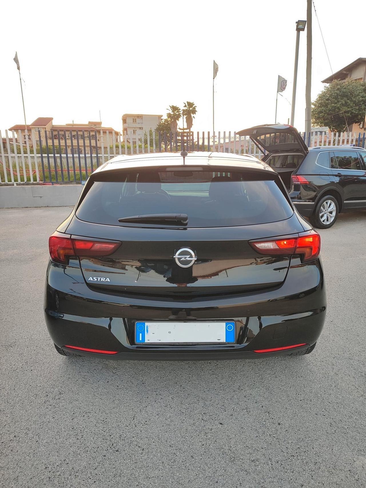 Opel Astra 1.6 CDTi 110CV Start&Stop 5 porte Innovation