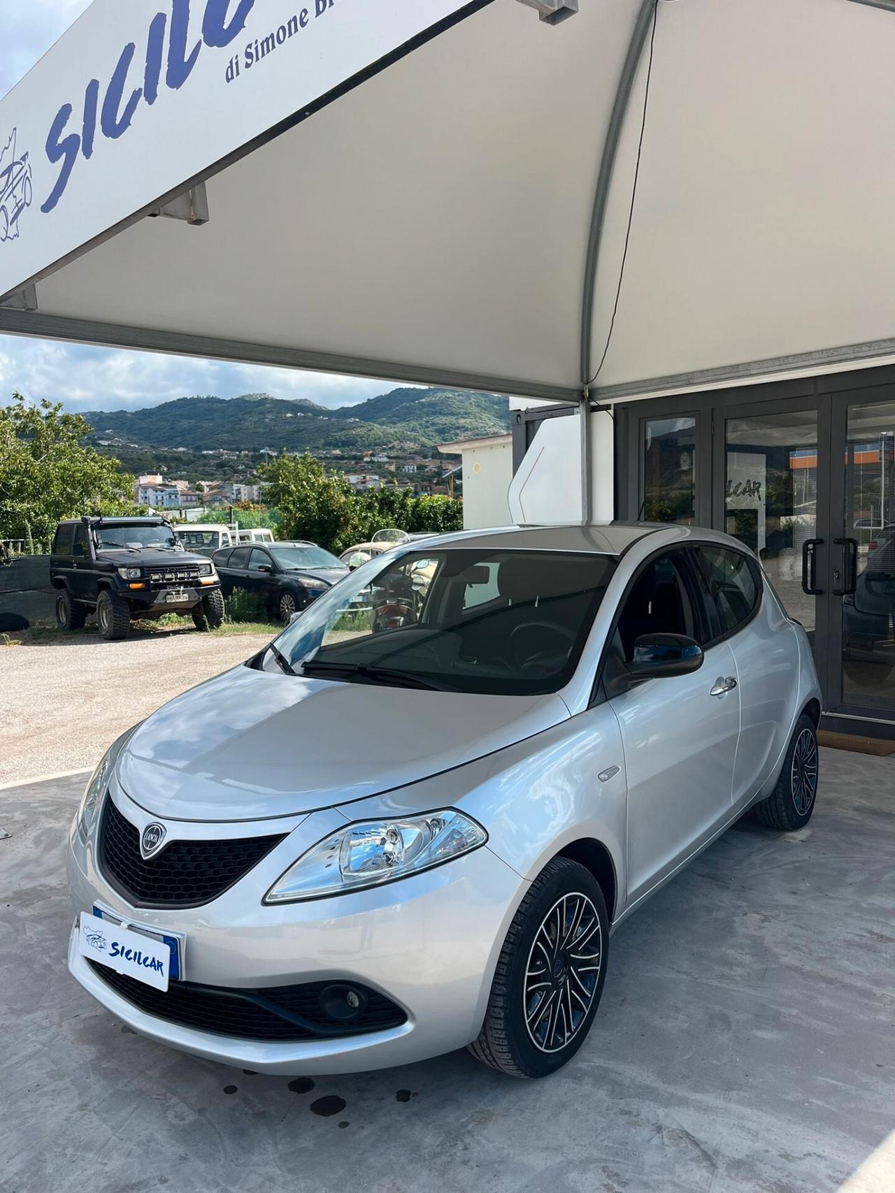 Lancia Ypsilon 1.2 69 CV 5 porte S&S Platinum