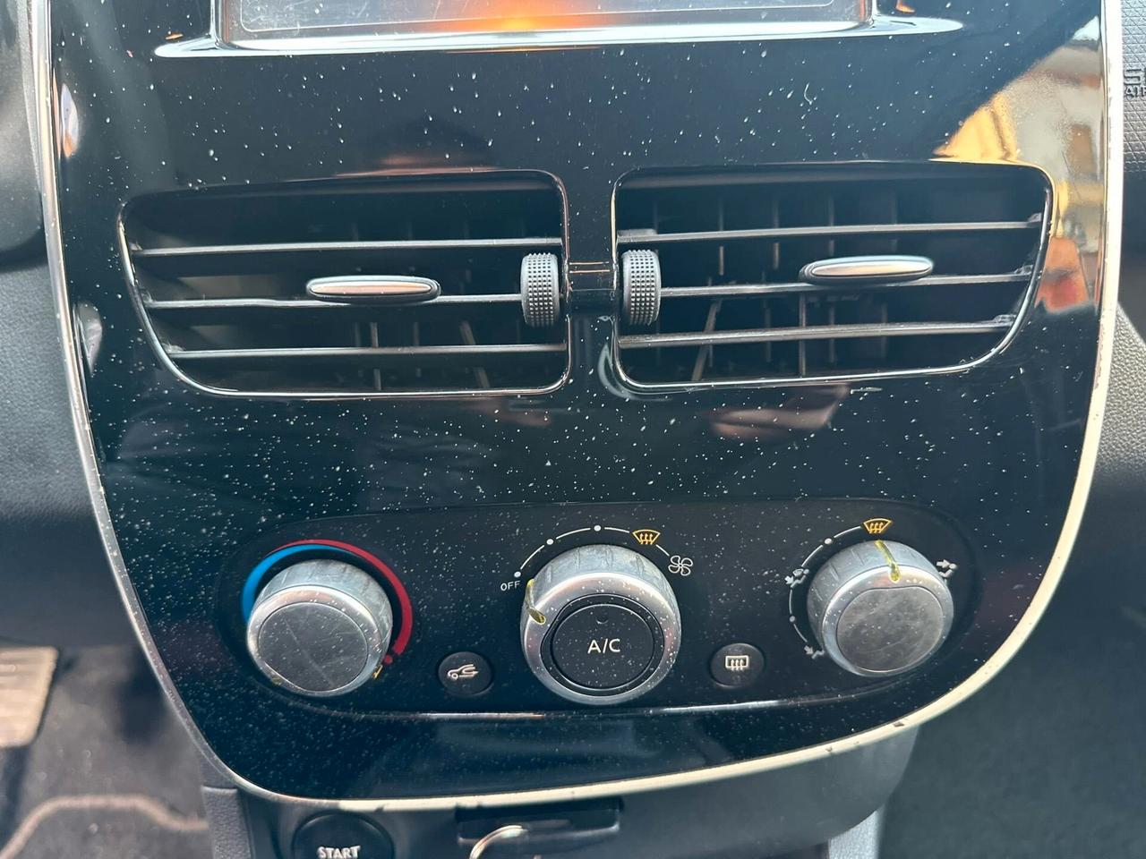 Renault Clio dCi 8V 90CV Start&Stop 5 porte Energy Intens NEOPATENTATI