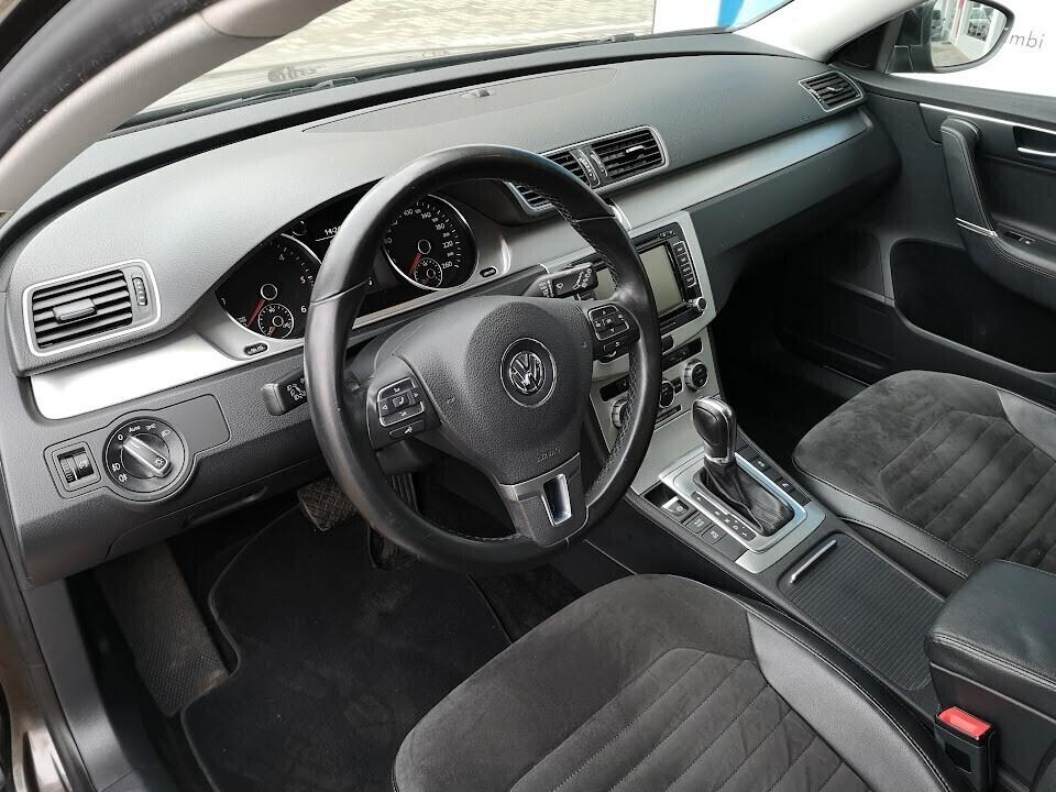 Volkswagen Passat Var. 2.0 TDI DSG High. BM.Tech. GANCIO DI TRAINO