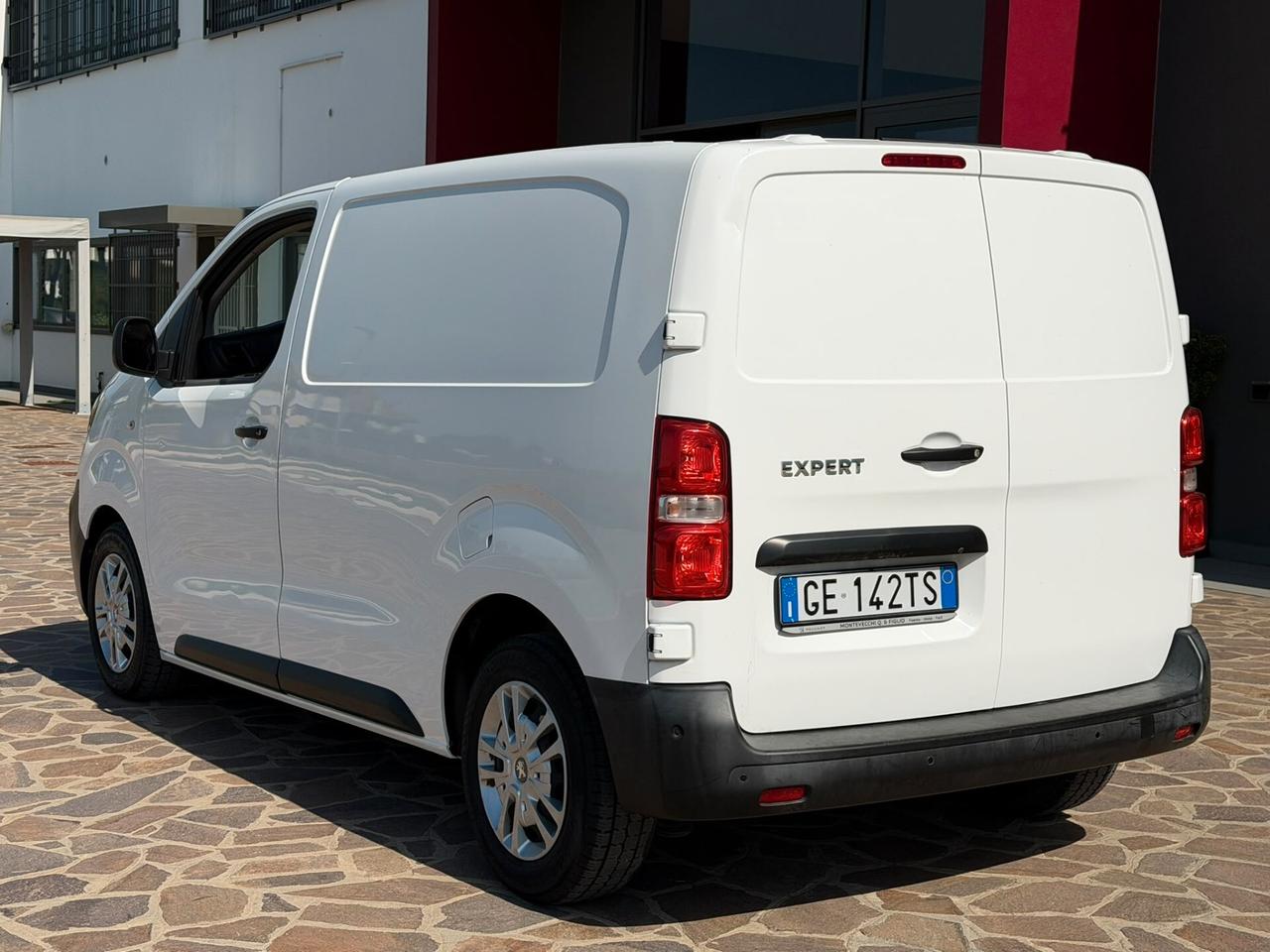 Peugeot Expert 2.0 BlueHDi - 3 posti automatico