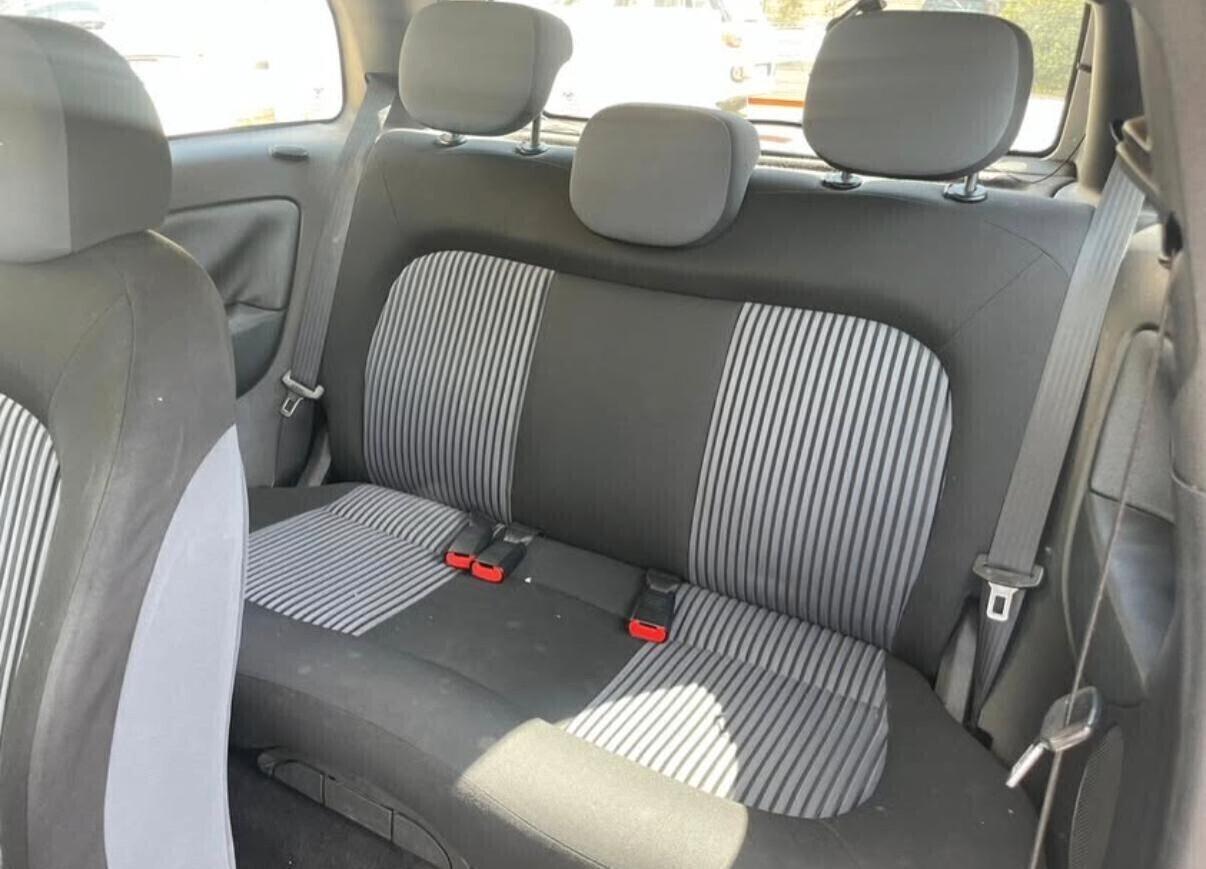 Lancia Ypsilon 1.3 MJT 75 CV Oro Giallo