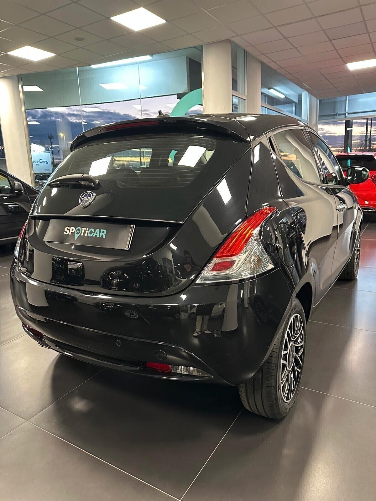 Lancia YPSILON 1.0 Platino 2024 KM AZIEND TELECAMERA