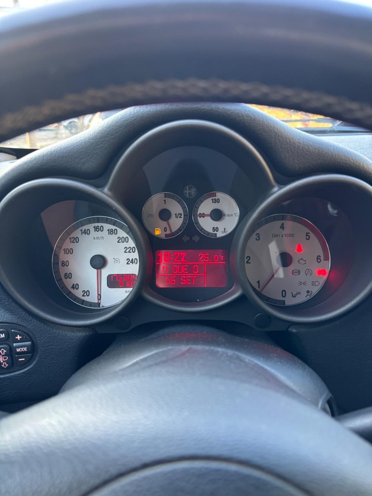 Alfa Romeo GT 1.9 JTDM 16V Progression Black Line