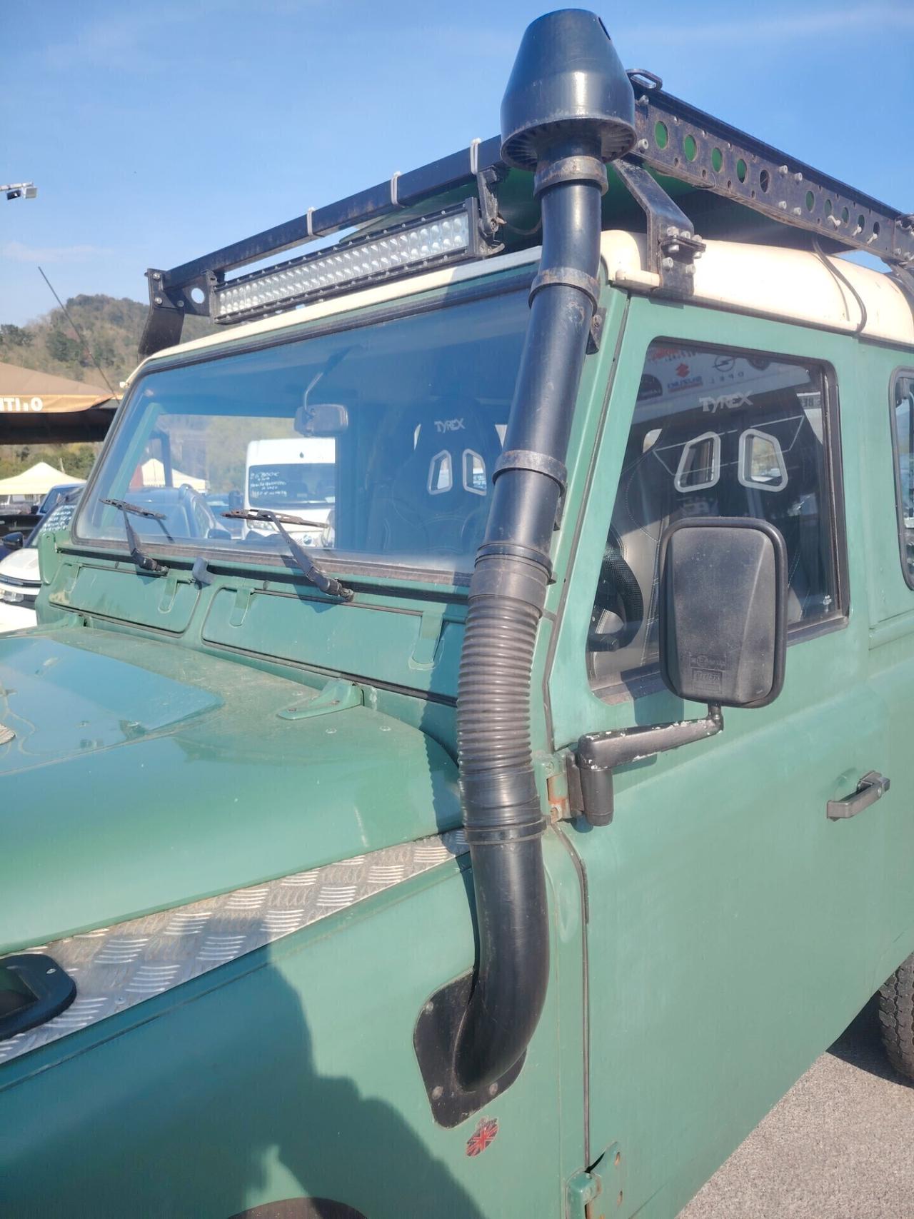 Land Rover Defender 9.0 2.5 Td5 -AUTOCARRO